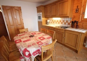 Charming 2-bedroom with garage and pets allowed