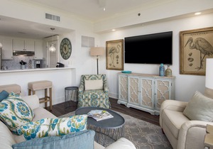 Charming Baytowne Wharf Condo in Sandestin Resort! Pool/Hot Tub, Tram,Balcony