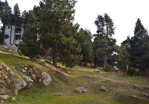 Charming Studio with Terrace, Golf View & Parking in Font-Romeu