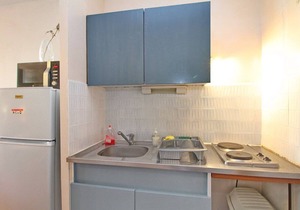 Charming Renovated Studio for 2 with Balcony, WiFi, A/C, Dishwasher, Near Balaruc-les-Bains Spa
