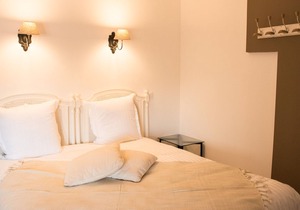 Charming suite # 4, in the heart of the ramparts of Aigues-Mortes!
