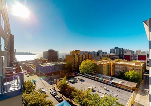 Charming top floor 2 story penthouse with Sound and Olympic views