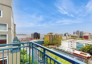 Charming top floor 2 story penthouse with Sound and Olympic views