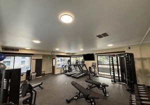 Chateau Eau Claire Unit 8, Riverfront Condo, Walking Distance to Town