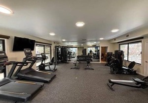 Chateau Eau Claire Unit 8, Riverfront Condo, Walking Distance to Town