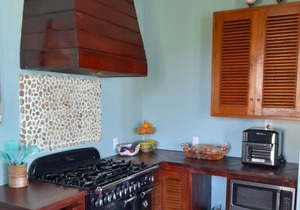 Coco Bay House + Private Beach + Near Public Dock + Green Turtle Cay