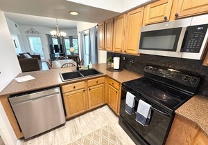 Comal River Retreat | WiFi | Sleeps 8 | Pool