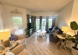 Comal River Retreat | WiFi | Sleeps 8 | Pool