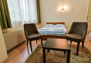 Comfortable & Quiet Apartment with free Wi-FI and City View