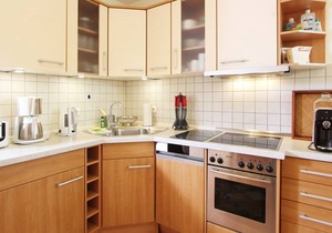 Comfortable vacation apartment with covered terrace and garden in Kühlungsborn -