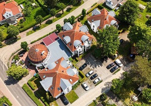 Comfortable vacation apartment in the Parkresidenz am Hafen in Zingst with terrace -