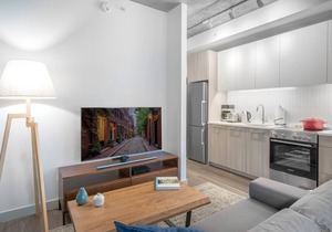 Comfy Kendall Square Studio w/Gym, walk to MIT by Blueground