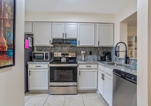 Courtside 53 - Recently Renovated 2 Story Townhouse in Forest Beach