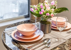 Cozy & Bright 1BR King Apartment - near DT Hamilton!
