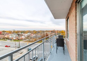 Cozy & Bright 1BR King Apartment - near DT Hamilton!