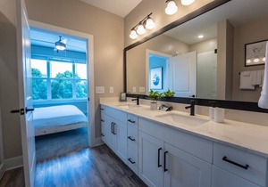 Cozy Downtown ATL Apartment/FREE PARKING/FREE WIFI