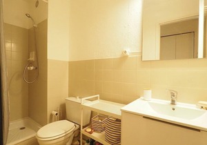 Cozy studio with parking!