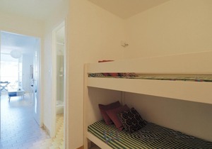 Cozy studio with parking!