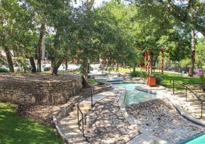 CozySuites Studio Skyline Barton Creek #01