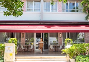Crest Hotel Suites
