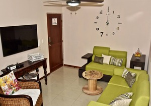 Dimorian ⭐️⭐️ ⭐️⭐️⭐️ condo, pool, BBQ, one block from beach, Costa Linda, Jaco