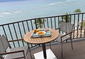 Direct OCEANFRONT STUDIO CONDO