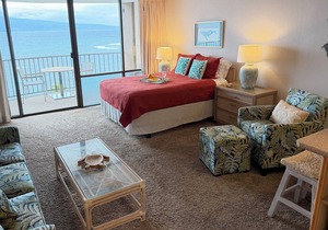 Direct OCEANFRONT STUDIO CONDO