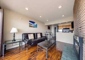 Dog-Friendly Condo with Beach Access & Ocean Views from Private Balcony