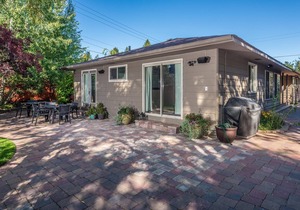 DOWNTOWN RIVERFRONT HOME WITH RIVER ACCESS, BEST LOCATION, 2 PRIMARY BDRMS