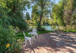 DOWNTOWN RIVERFRONT HOME WITH RIVER ACCESS, BEST LOCATION, 2 PRIMARY BDRMS