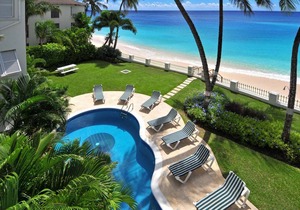 Easy-Going Beachfront Apartment with Pool - Leith Court 11