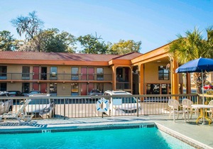 Econo Lodge Panama City