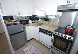 Edgewater House - Ocean Front Units With Spectacular Views!