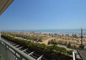 Edgewater House - Ocean Front Units With Spectacular Views!