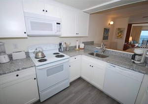 Edgewater House - Ocean Front Units With Spectacular Views!