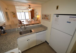Edgewater House - Ocean Front Units With Spectacular Views!