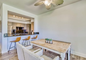 Elegant, second floor condo with lanai, pool and hot tub access, and central AC