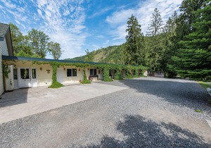 Emerald Valley Inn