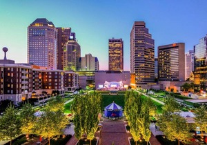 Entertainment + Shopping @ Central Downtown Flat