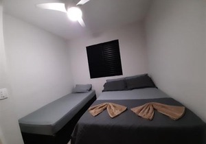 Espaço e Lazer, Apê de 2 dormitórios pertinho da praia - LA10