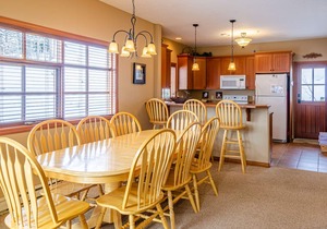 Excellent multi level 3 bedroom townhouse with easy access to nearby runs and lift