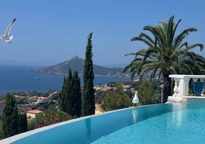 EXCEPTIONAL SEA VIEW VILLA SAINT RAPHAEL 15 'walking from THE BEACH