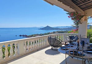 EXCEPTIONAL SEA VIEW VILLA SAINT RAPHAEL 15 'walking from THE BEACH