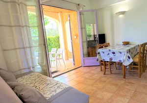 F2 - Air-conditioned apartment for 2 to 4 people
