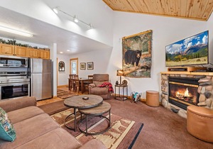 Fall River Hideaway Fireplace Close to RMNP