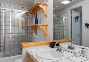 Fallridge 210 - Bright One Bedroom