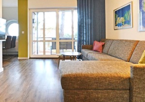 Fantastic holiday apartment 50 m from the pier in Koserow, with WLAN and balcony - holiday complex