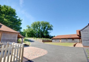 Farmhouse ∙ 8 bedrooms ∙ 16 guests