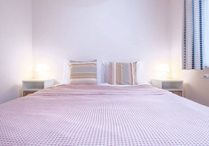 Flat with Balcony near Bull Statue in Kadikoy