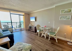 Flawless Direct Oceanfront Suite @ The Caravelle